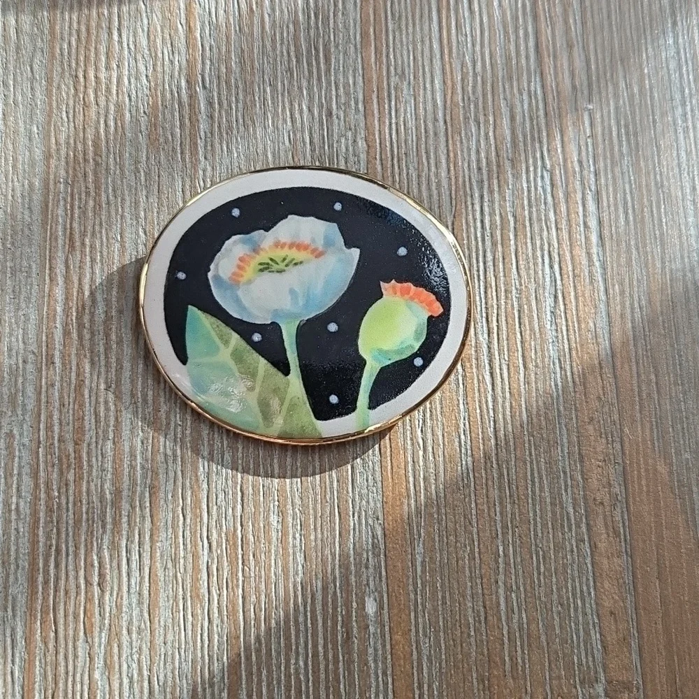 Vibrant Floral Brooch with Gold Trim - Picture 2 of 4